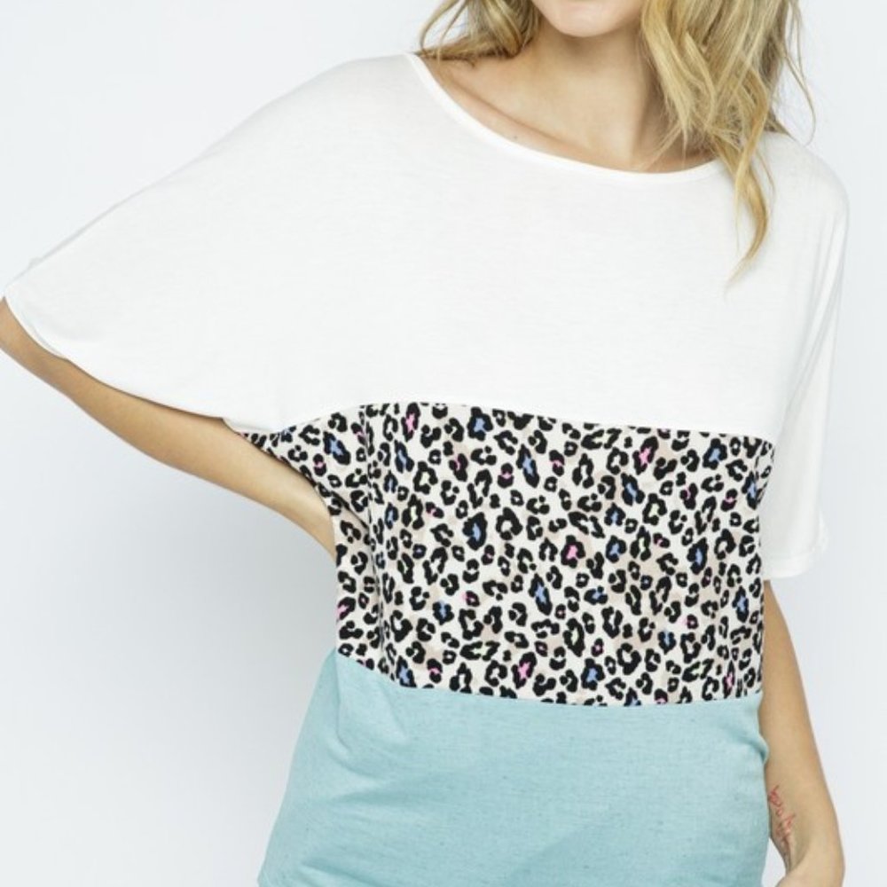 COLOR BLOCK ANIMAL PRINT TOP